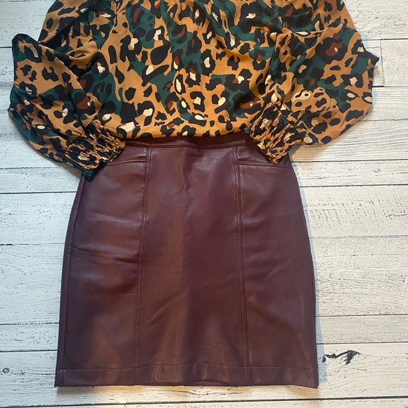 Jupe en similicuir Reitmans • taille 6 - Picture 1 of 4